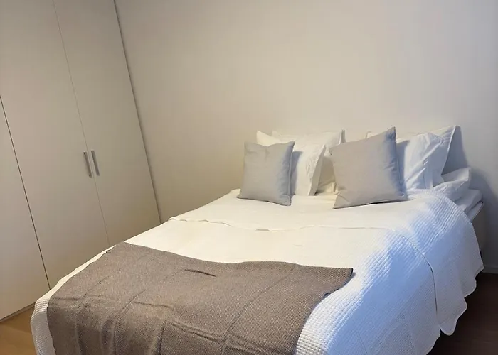 Center Spacious And Quiet 2br 88m2 *